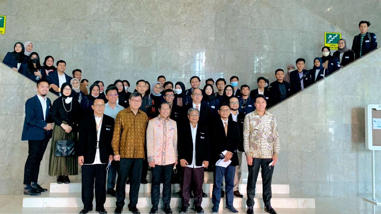 “The Role of Government is to Make the Young Generation Feel Inspired,” A Dialogue with Minister Maliki on How to Enhance Cooperation for Higher Education between Indonesia – Singapore